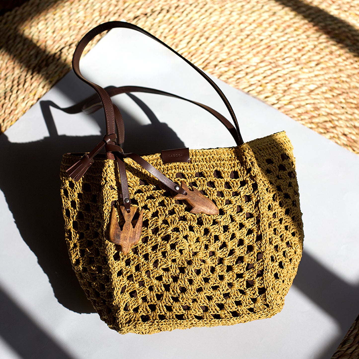 Villia Tote