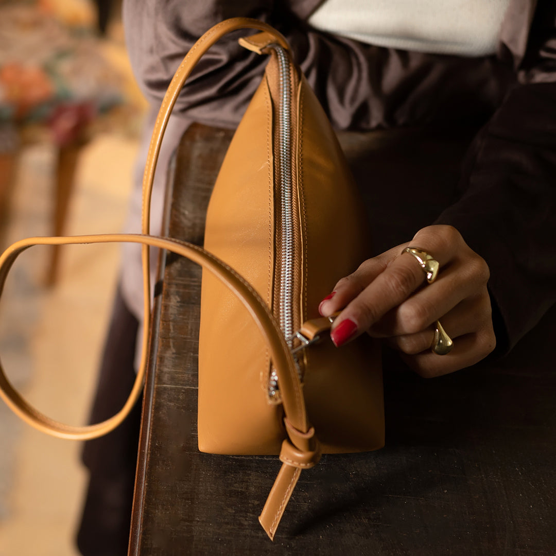 Sabra Handbag, Camel Ed. 2 - LABOGA