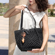 Villia Tote