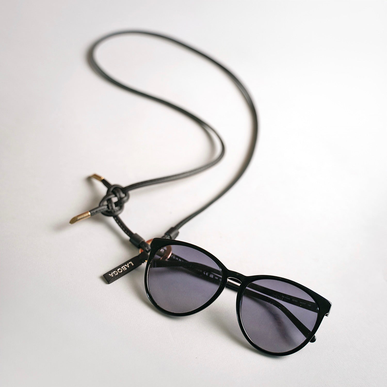 Chinese knot glasses hanger