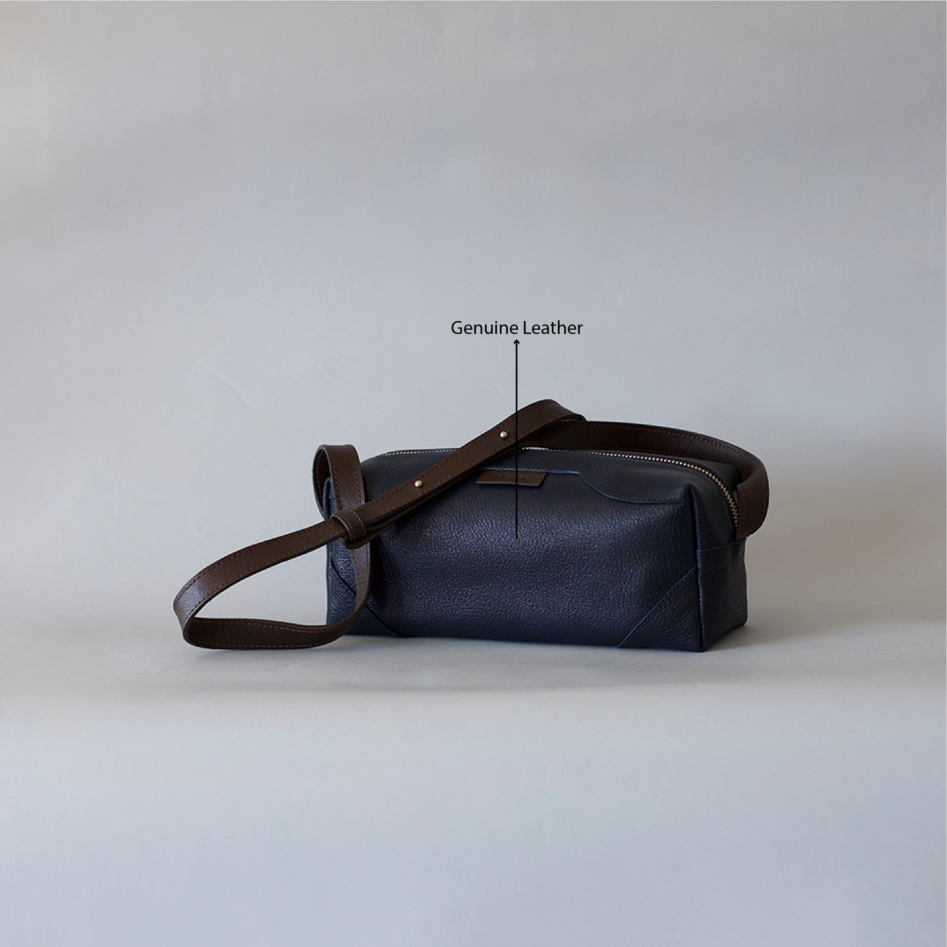 Nyle Crossbag - Navy Blue - LABOGA