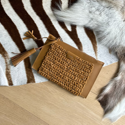 Mervat Clutch - Camel