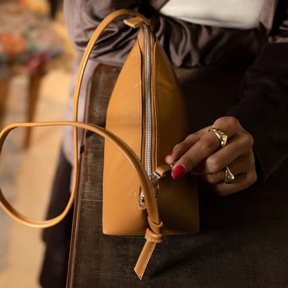 Sabra Handbag, Camel Ed. 2 - LABOGA