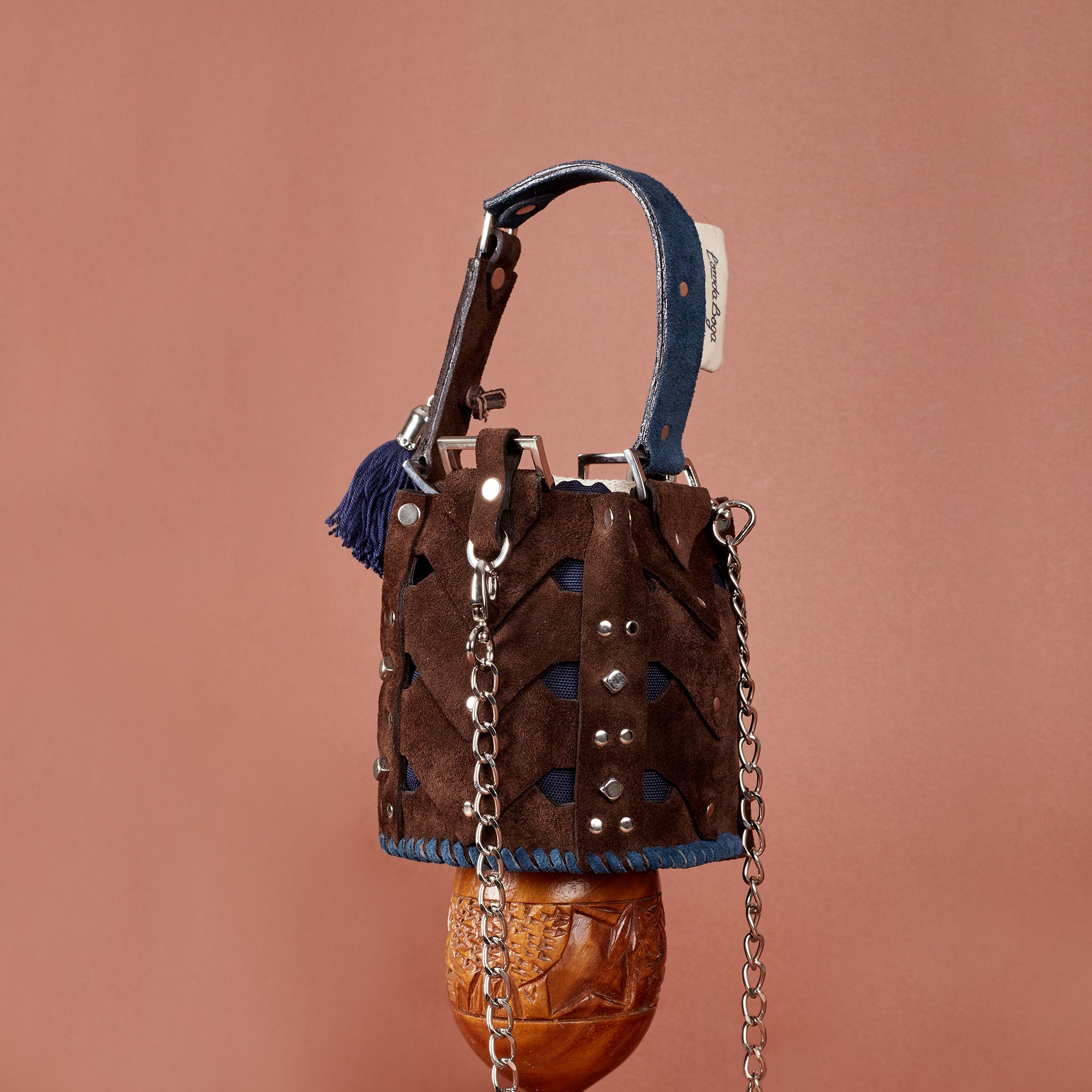 Vertebrae Bucket mini brown on navy